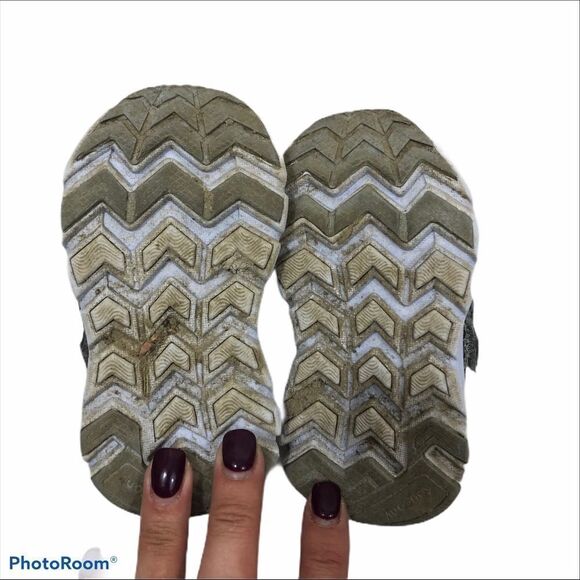 Girls Saucony Grey Liteform Low Tops Size 5 - Picture 8 of 10